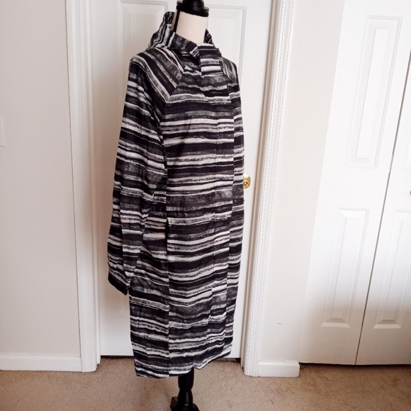 Lululemon Lab Assemblage Shell Coat - Picture 4 of 14